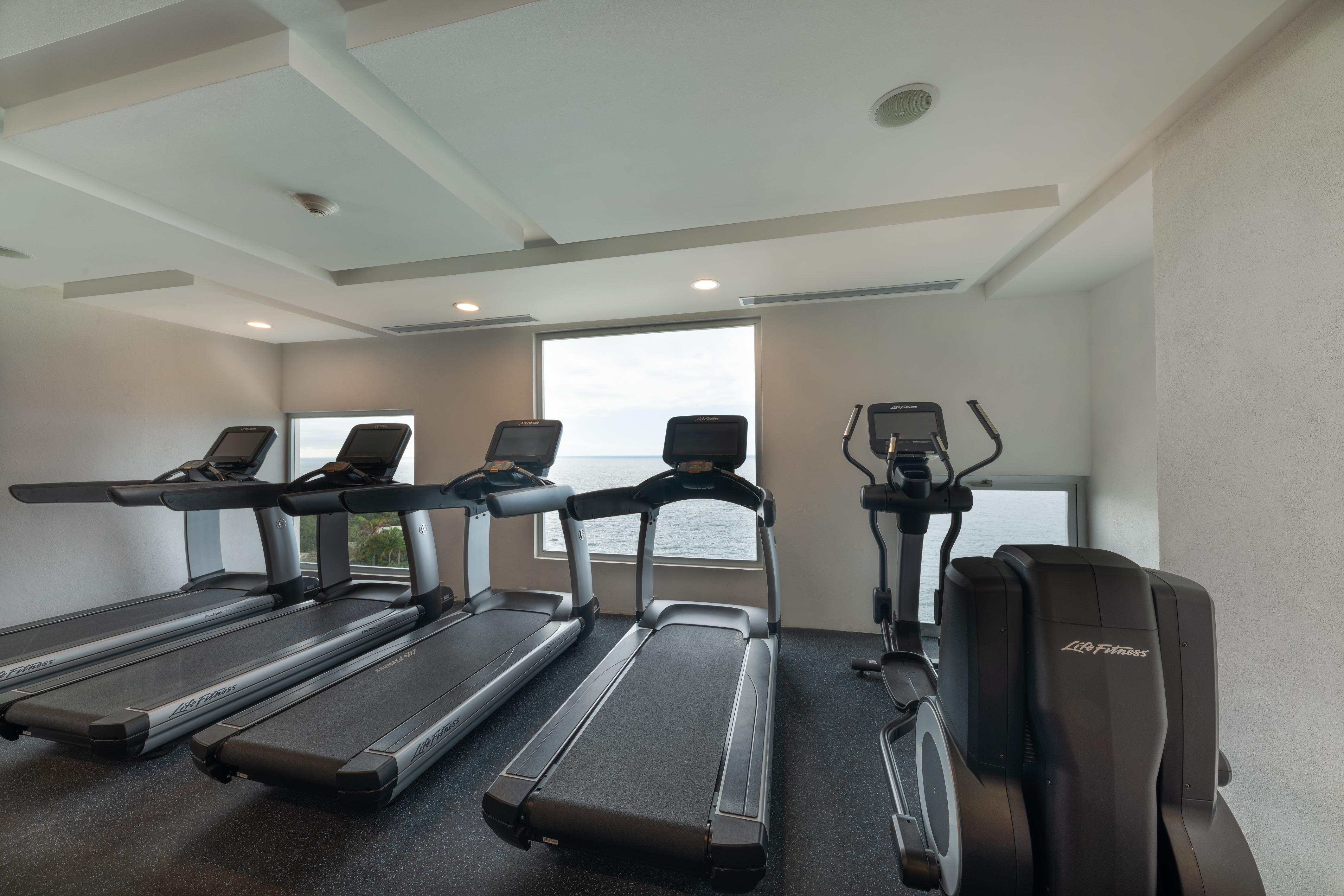 Grand Park Royal Puerto Vallarta Exterior photo The gym at the hotel